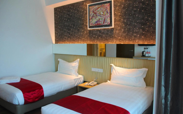 906 Premier Hotel