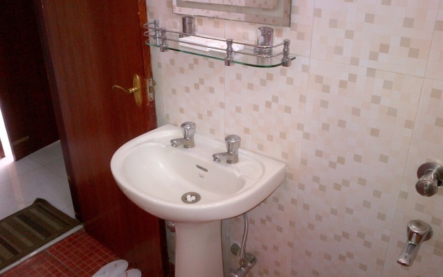 Hotel Malik Continental