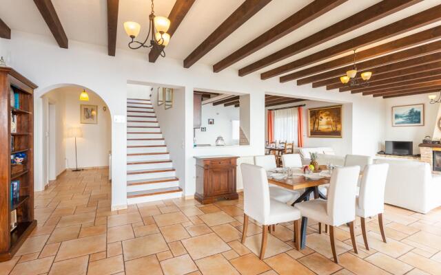 Villa Emilios