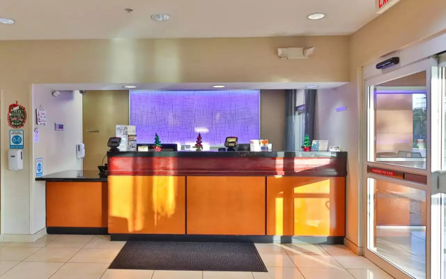 Comfort Inn & Suites