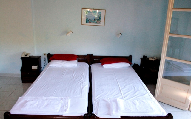 Apraos Bay Hotel
