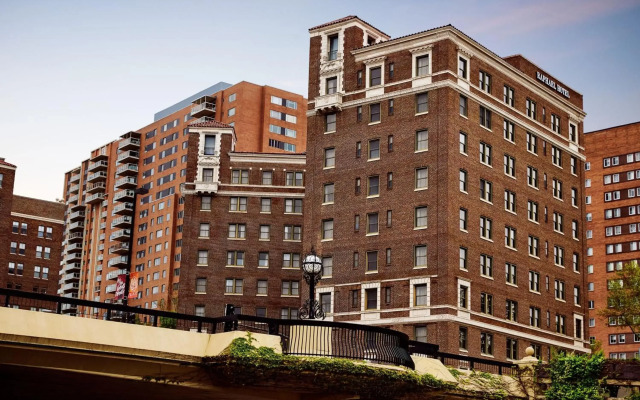 The Raphael Hotel, Autograph Collection