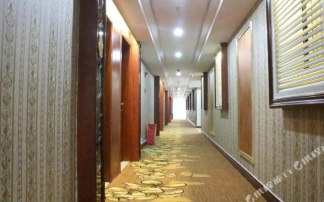 Yuanquan Business Hotel (Foshan Railway Station)