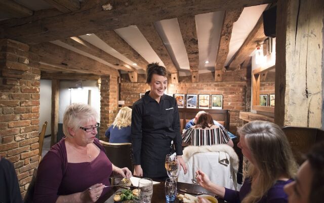 The Ostrich Inn London Heathrow