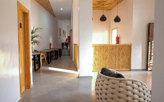 Dar Makai Surf Hotel