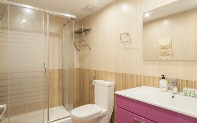 Eden Roc BeachFront Apartments