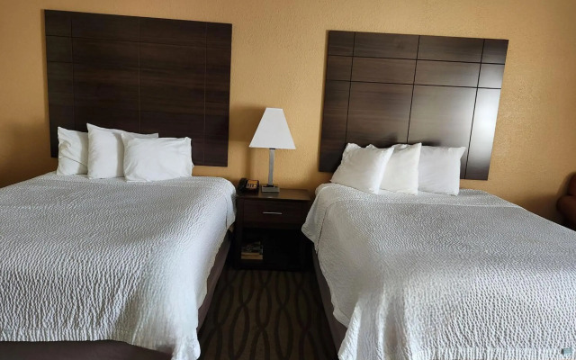 Days Inn & Suites by Wyndham Pasadena