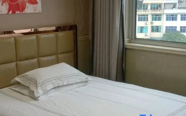 Yueqing 168 Hotel