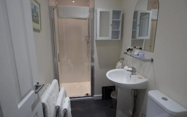 Wallfield Field Apartments