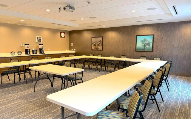 Hampton Inn & Suites St. Paul Oakdale/Woodbury