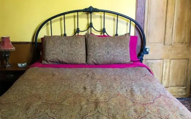 Royal Barracks Guest House
