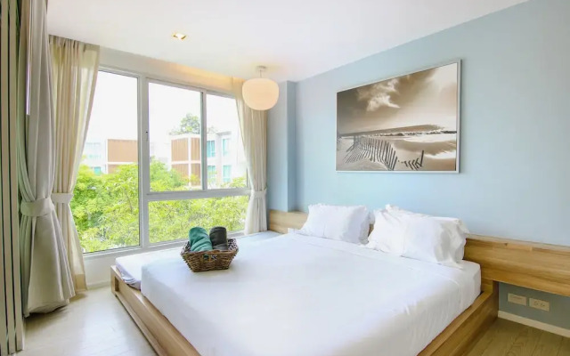 Hua Hin Luxury Beachfront Condo By Mon