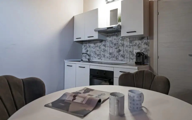 Rovani 14 in Monza With 1 Bedrooms and 1 Bathrooms