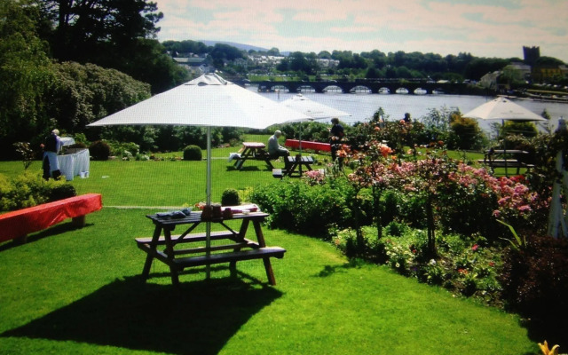 The Lakeside Hotel & Leisure Centre