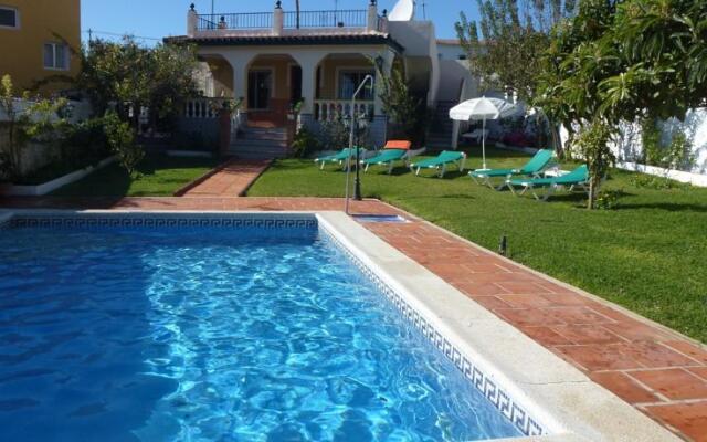 Villas Nerjazul - Villa Lola