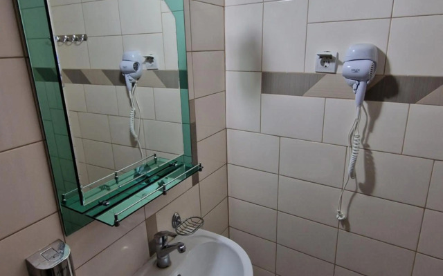 Hotel Yal Restaurant