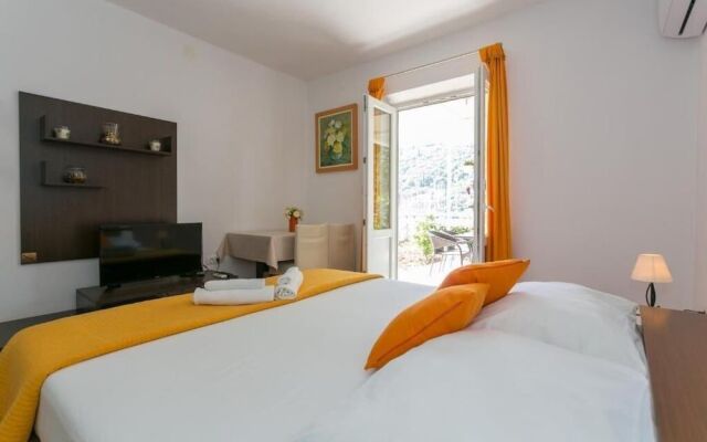 Room Nika
