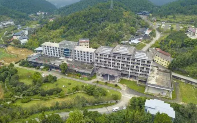 Jindaoxia Liangjiang Holiday Hotel