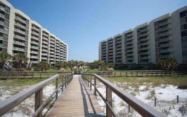 Mainsail Condominiums