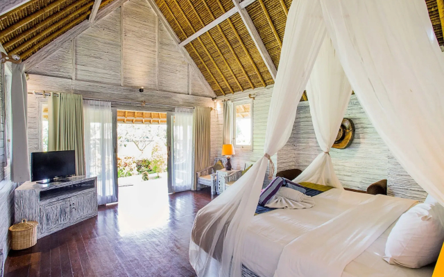 Lembongan Bay Shore Huts