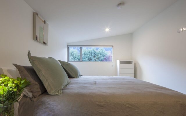 22 Hallenstein Apartments by Staysouth