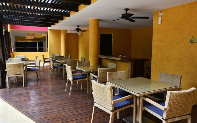 Lunada 115 by iMexico