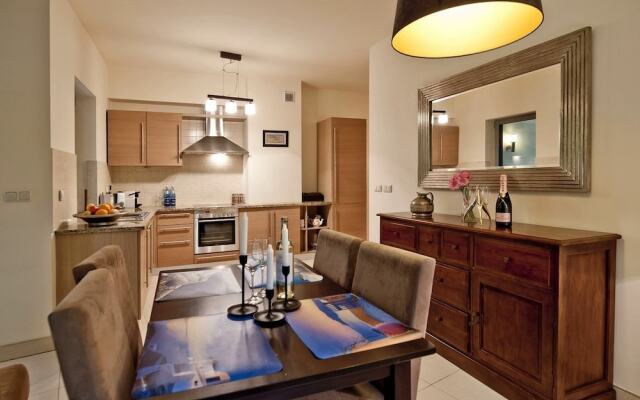 Willa Tamara BlueApart Jurata