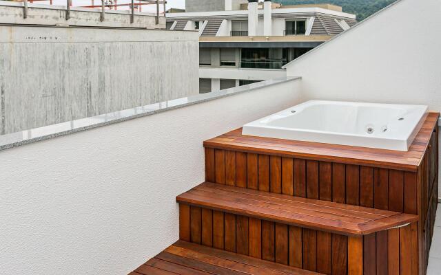 Apto duplex lindo e moderno com jacuzzi JRR410