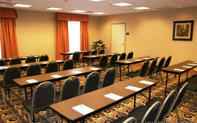 Hampton Inn & Suites Cedar Rapids - North