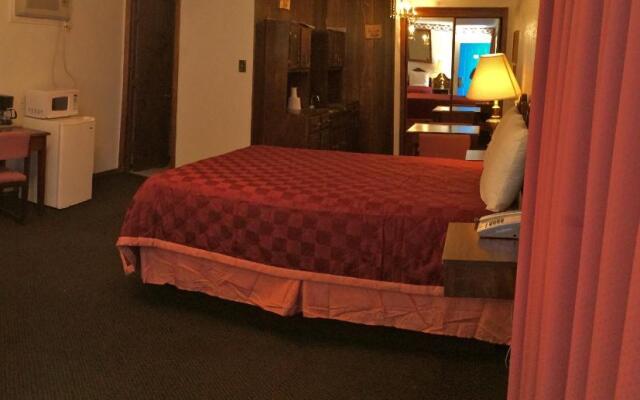 Crystal Palace Inn Brownfield