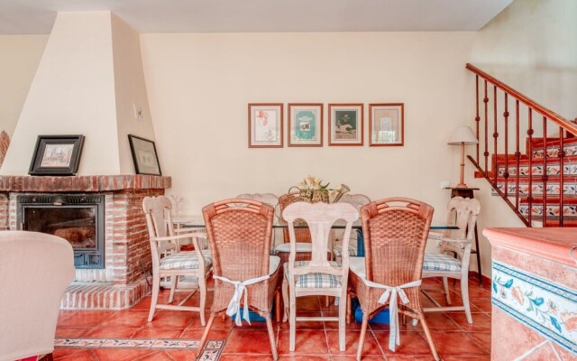 Scenic Villa in Ojen with Private Swimming Pool