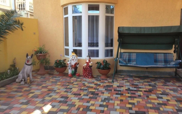 Lora Guest House