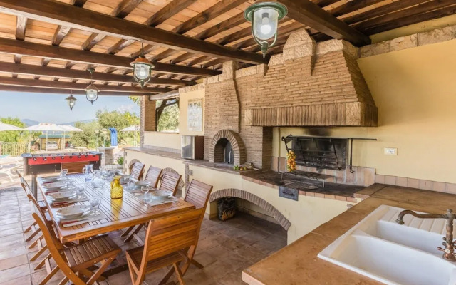 Belvilla by OYO Villa Casetta