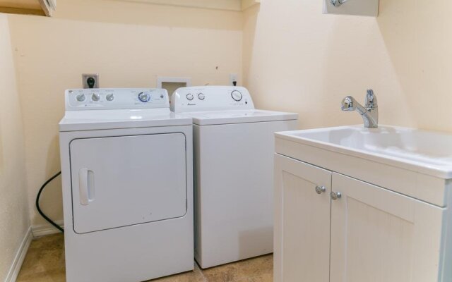 Carondelet Street Modern Suites