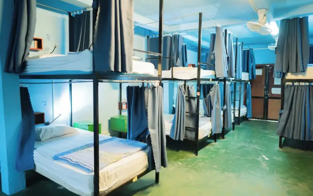 Ruby Riverside Hotel & Hostel