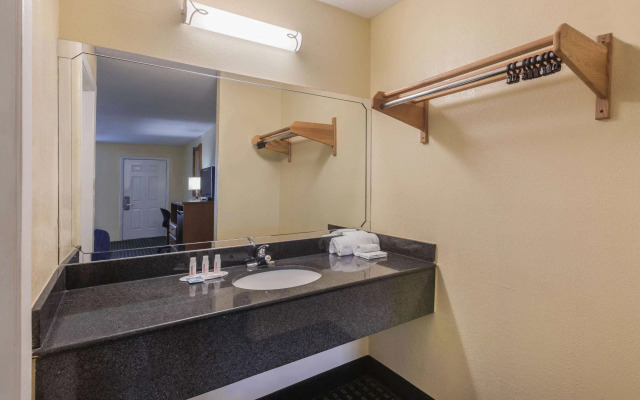 Travelodge by Wyndham Natchitoches