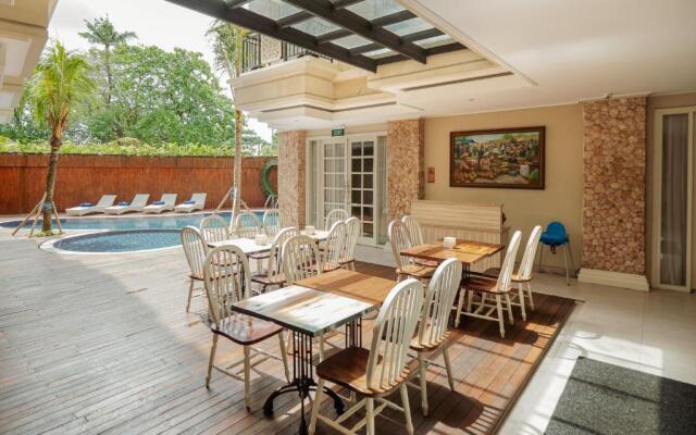 Alron Hotel Kuta Powered by Archipelago
