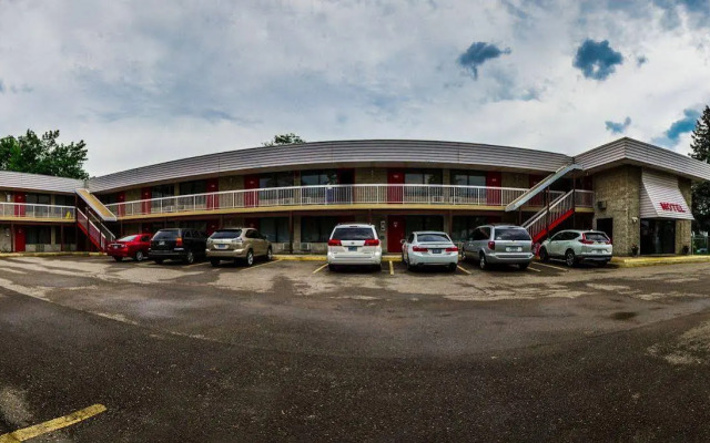 New Plaza Motel