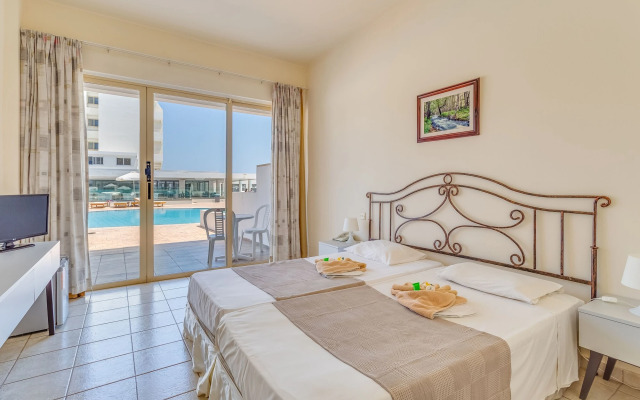 Piere Anne Beach Hotel