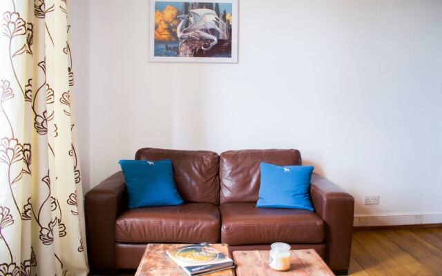 Bright and Spacious Home by Leith Walk