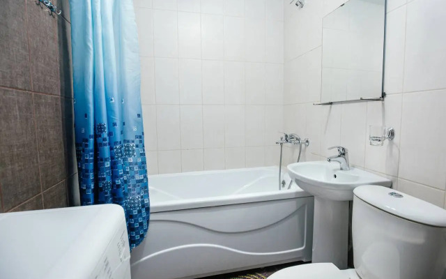 Dzerzhinskogo 10 Dvuhkomnatnye apartamenty v tsentre rjadom s KuzGTU