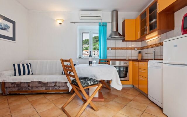 Snug Apartment in Pu?iš?a Near the Beach