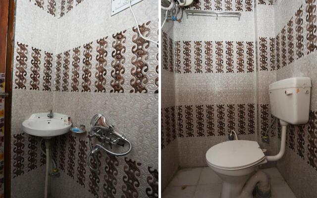 OYO Flagship 28382 Nautiyal Home Stay