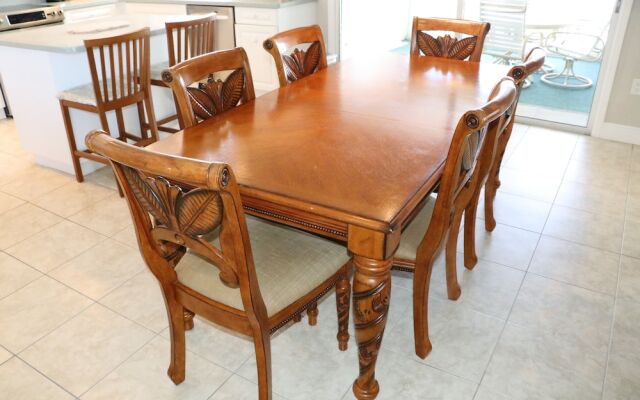 Jamaica Royale - 702 - 2 Br Condo