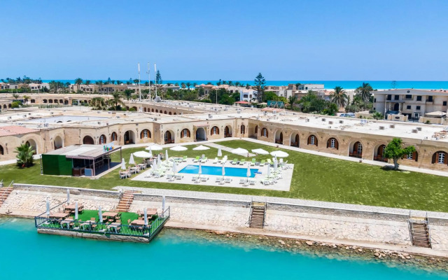 Golden Lake Marina Hotel