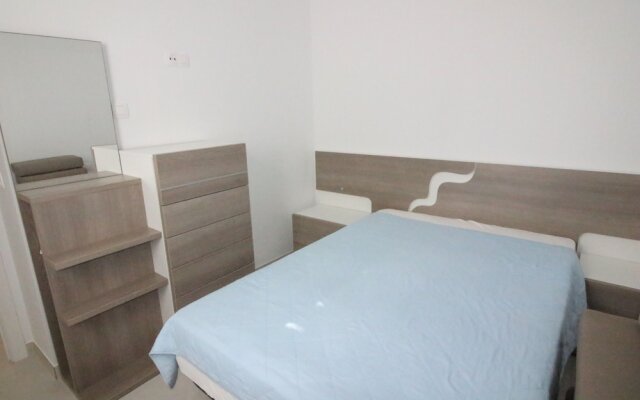 Villa con piscina Activa28