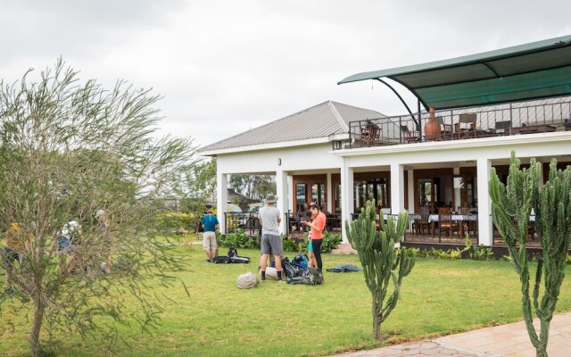 Moyoni Airport Lodge