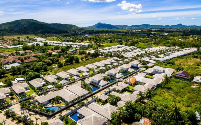 Tropical 4 Bedroom Pool Villa L21