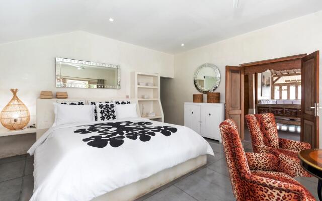 Villa Putih in Kuta with 4 bedrooms and 3 bathrooms