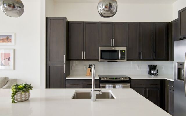 Lovely Midtown Suites by Sonder